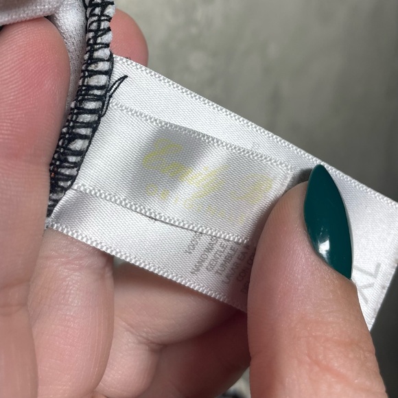 Emily B Daisy pattern one piece swimsuit - Picture 8 of 9